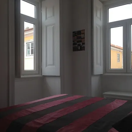 Cantinho Lusitano No Bairro Alto * Lisboa